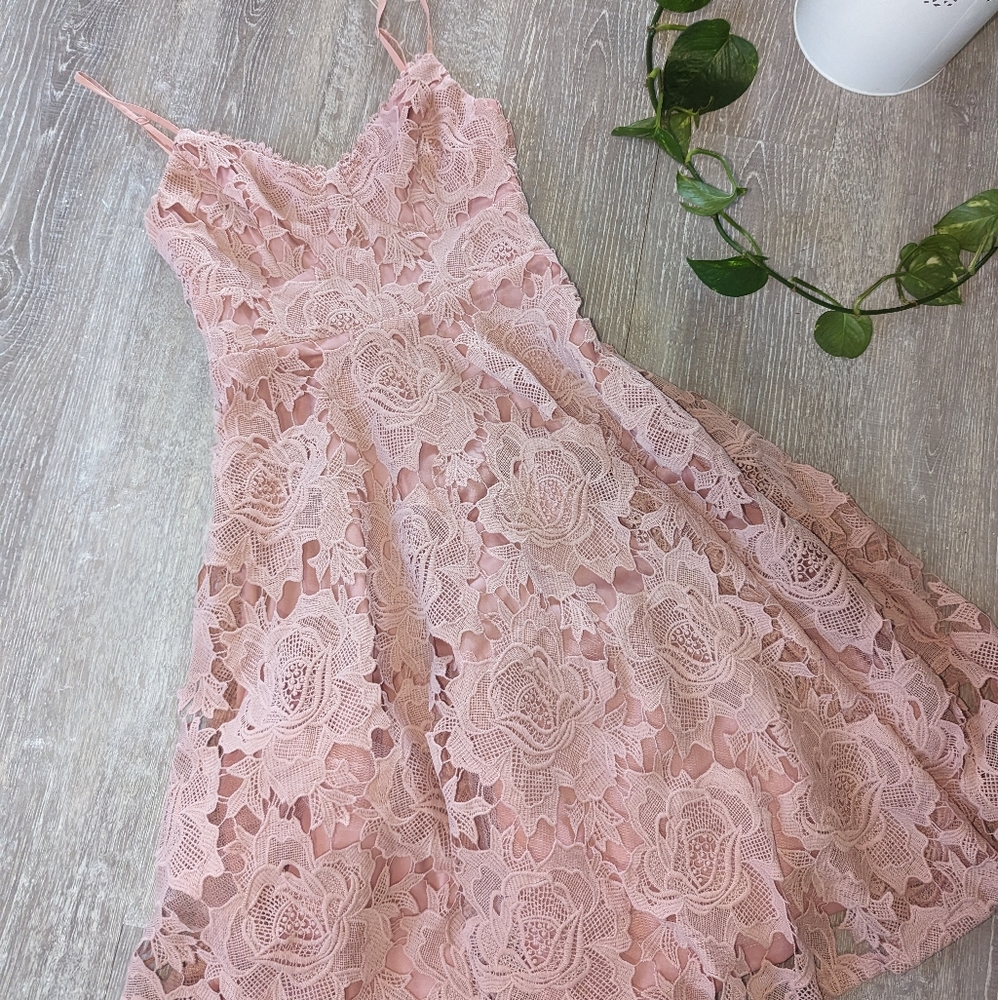 LULU'S  - Nora Lee White Sleeveless Lace Midi Dress With Pockets - Picture 11 of 13